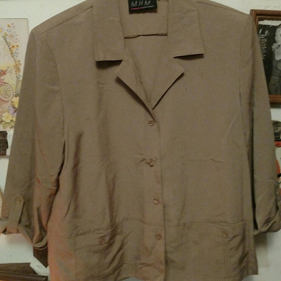 Button up MH shirt - Picture 2 of 4